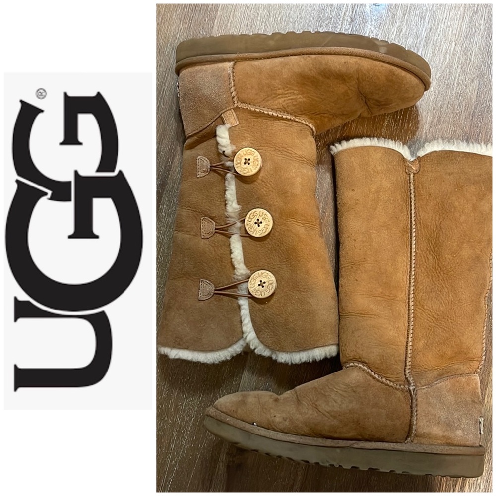 Ugg Bailey Triple Button Boot Very Comfy Size 8 - image 1